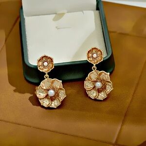 Elegant Gold Floral Earrings with Pearl Accent